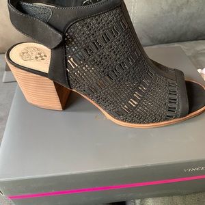 Vince camuto block heel sandals size 12